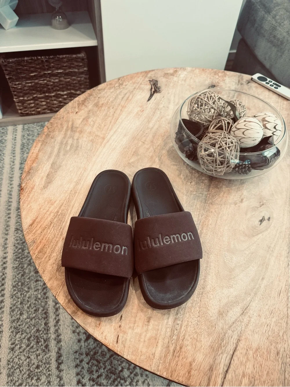 lululemon slides